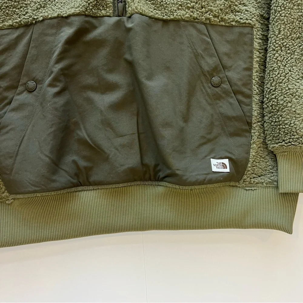 The North Face Heavyweight Men’s Olive Green Fleece Pullover